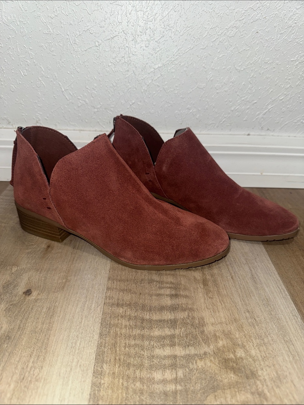 Reaction Kenneth Cole Suede Ankle Booties in Pecan
